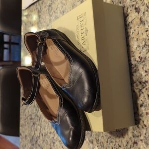 Women's black Mary Jane's size 8.5